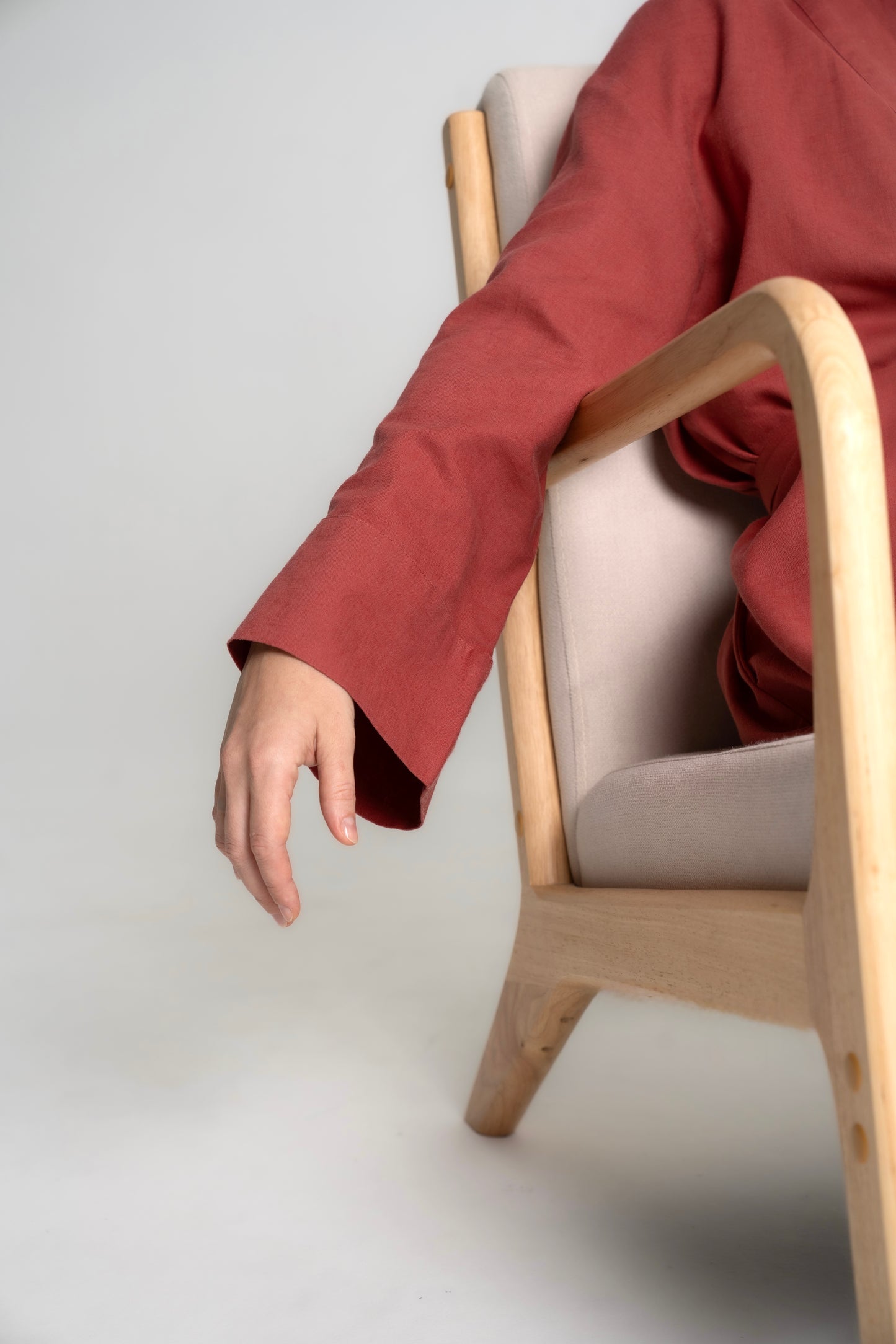 Lyocell linen long kimono in red, with belt and tassel, sleeve detail, women’s loungewear