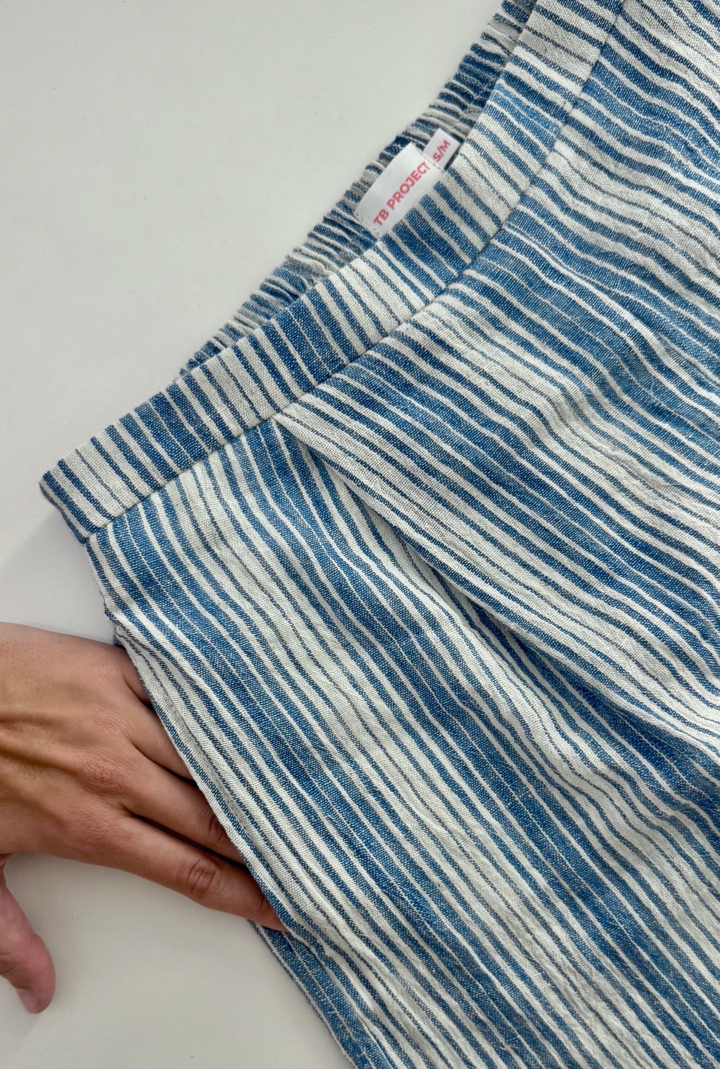 soft cotton trousers relaxed fit breathable outfit for warm weather with pockets texture